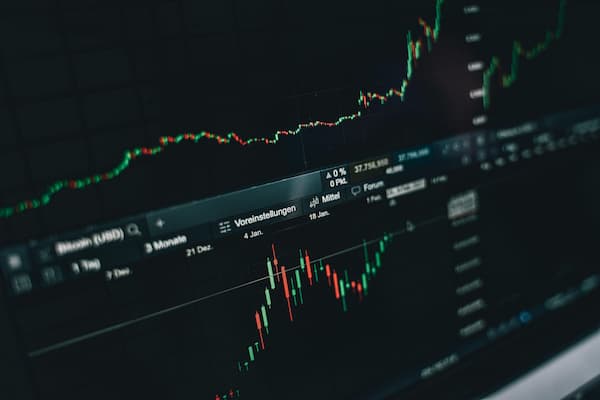 央行政策透视：百度64卡至512卡如何影响金价？