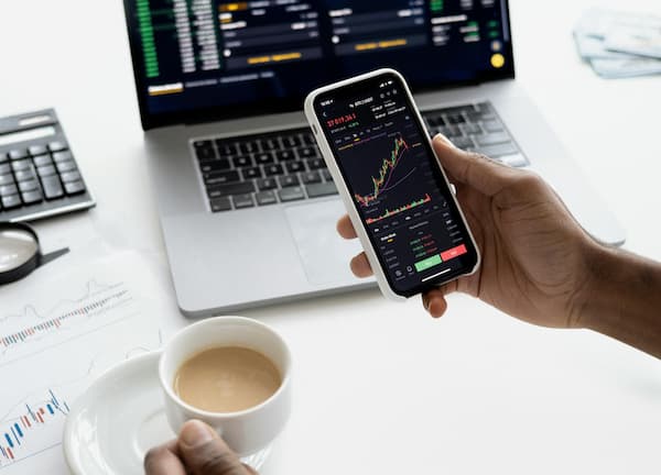 2年期收益4.228%：美联储加息对金价影响详解